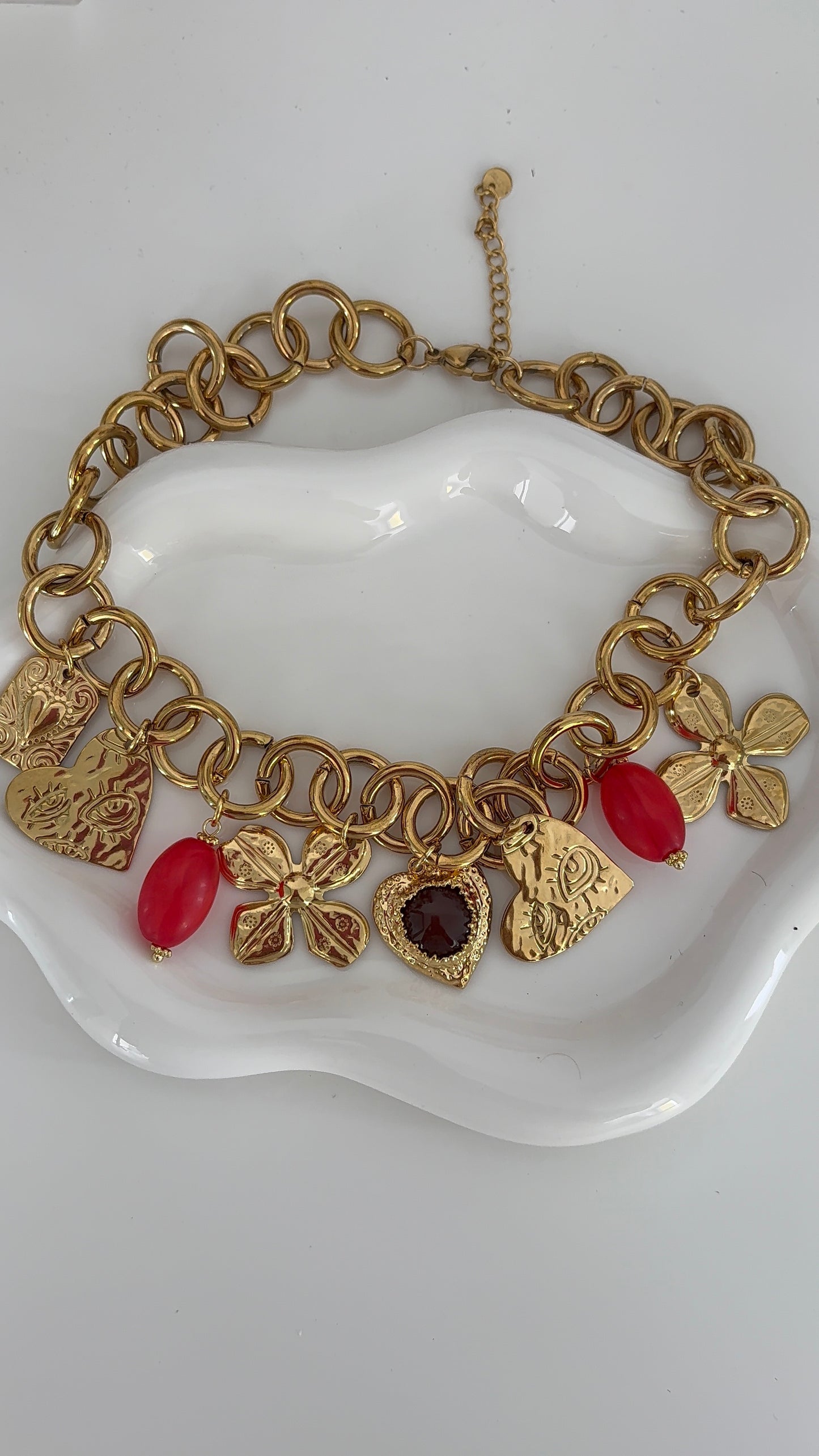 Corazón de Luna Necklace