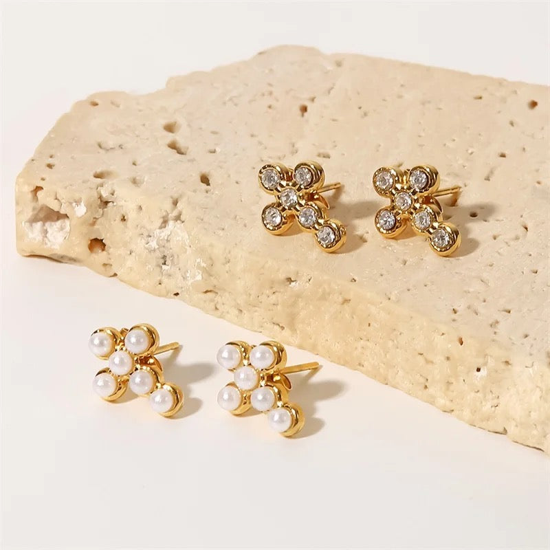 Stud Pearl Earrings