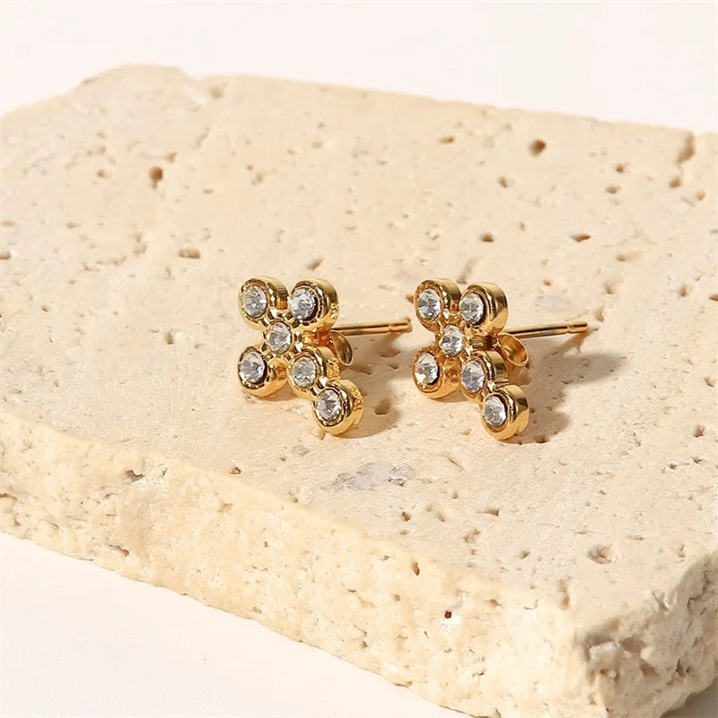 Stud cristal cross
